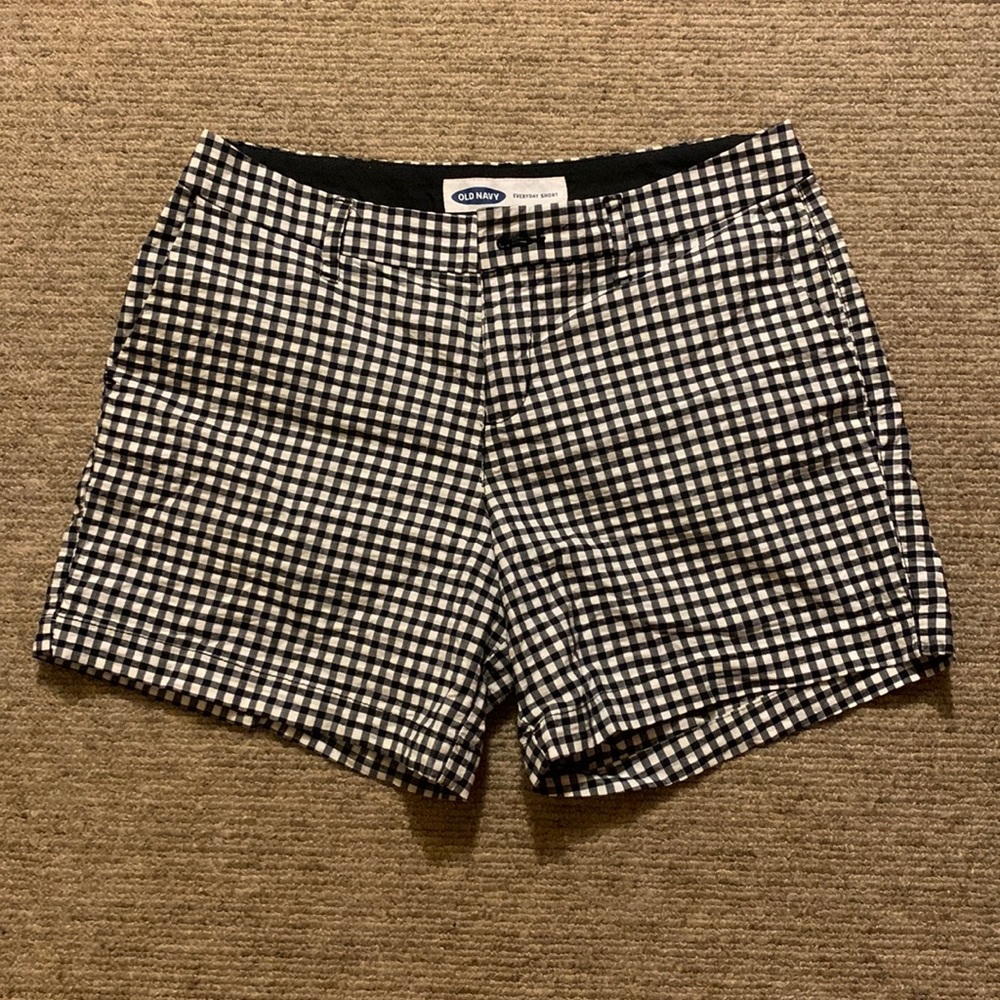 Old Navy Chino shorts